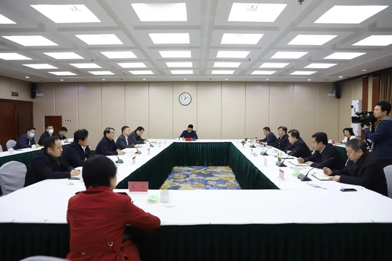 中國信息協(xié)會副會長朱玉一行與保定市委書記黨曉龍舉行工作座談